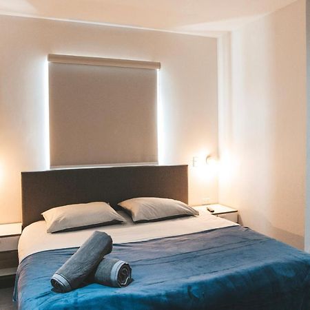 Gray Door Apartments - Adults Only Palm Beach Bagian luar foto