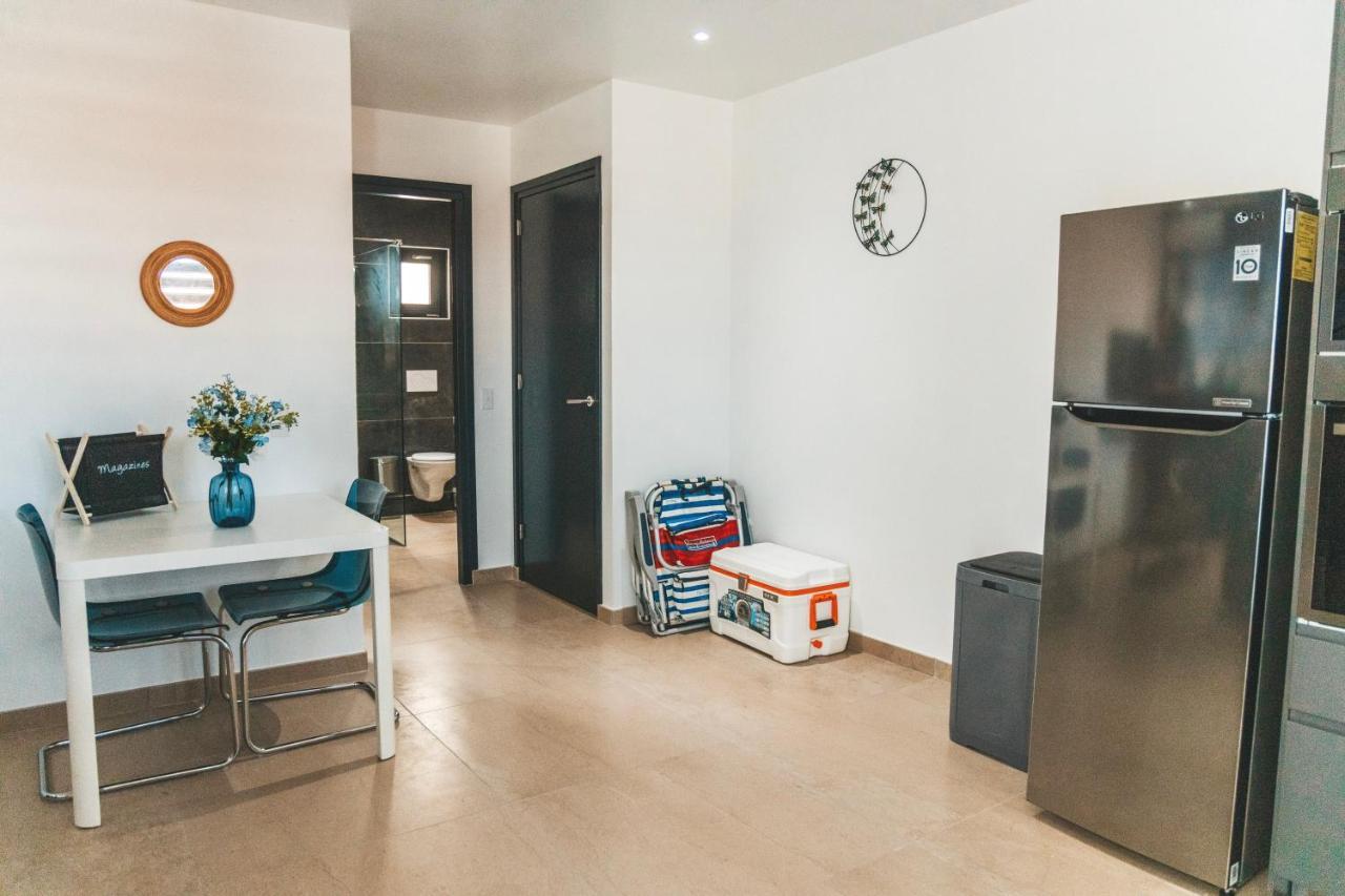 Gray Door Apartments - Adults Only Palm Beach Bagian luar foto