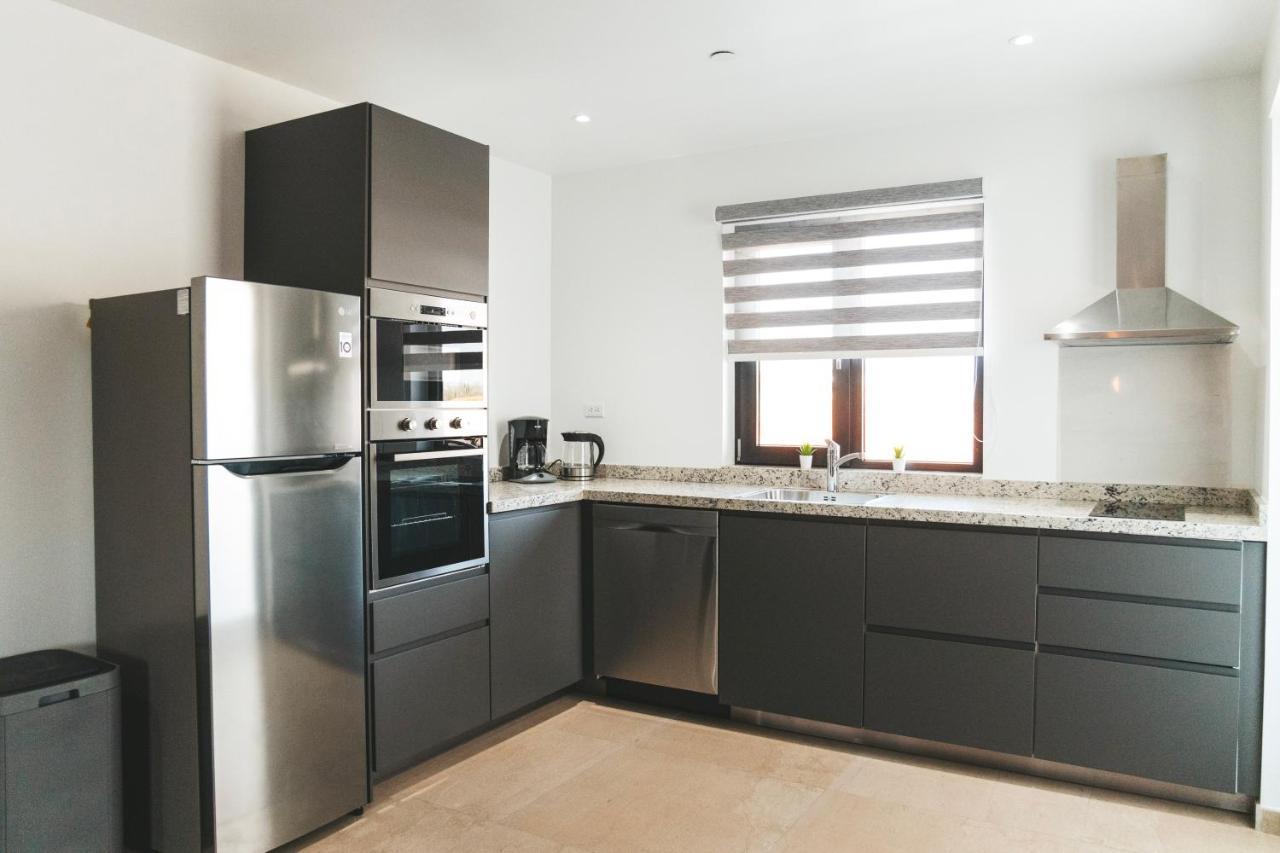 Gray Door Apartments - Adults Only Palm Beach Bagian luar foto