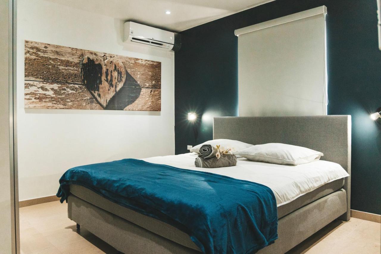 Gray Door Apartments - Adults Only Palm Beach Bagian luar foto