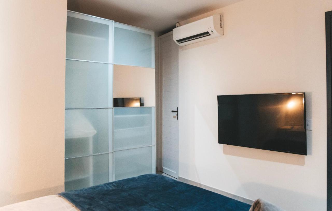 Gray Door Apartments - Adults Only Palm Beach Bagian luar foto