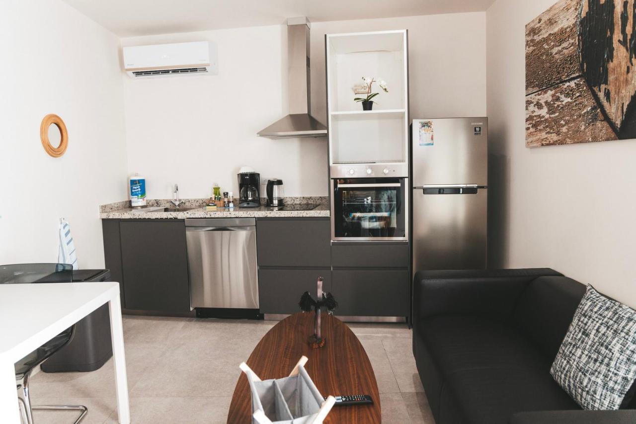 Gray Door Apartments - Adults Only Palm Beach Bagian luar foto