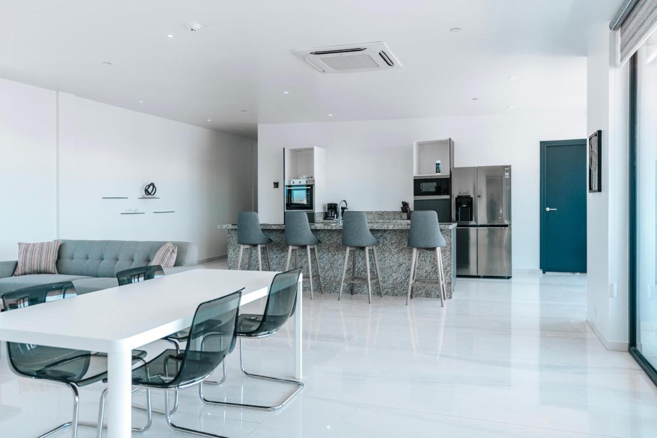 Gray Door Apartments - Adults Only Palm Beach Bagian luar foto